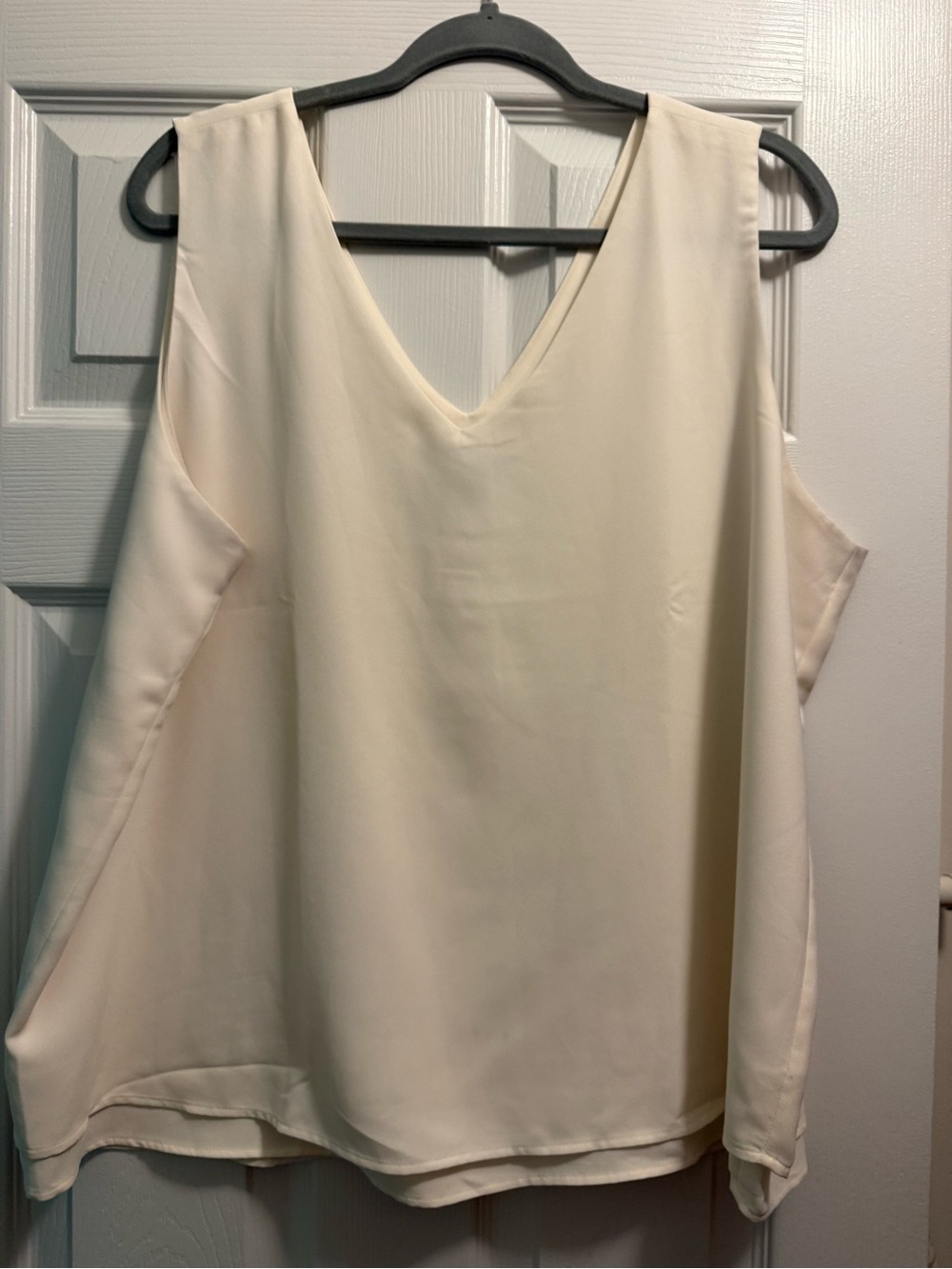 Ann Taylor Factory XL Ivory V Neck Layered Sleeveless Blouse